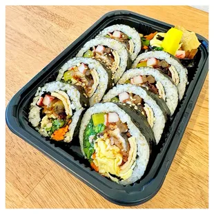 sushi, sashimi, sushi and sashimi, food