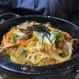 E8. Dolsot Bibimbap