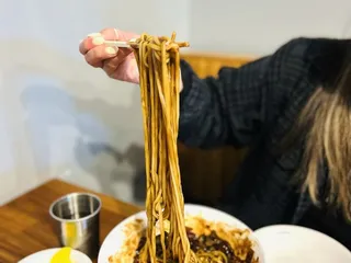 Paik’s Noodle