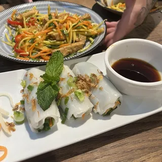 TOFU PHO ROLL
