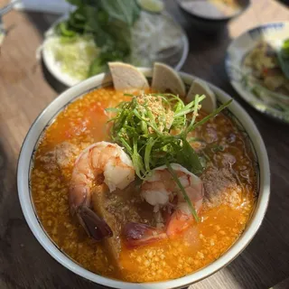 BUN RIEU CO BA - Tiger Prawns