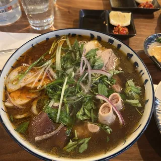 Old School BUN BO HUE