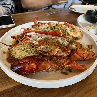 GRILLED LOBSTER GARLIC NOODLE