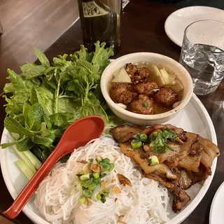 BuN CHA CO LINH