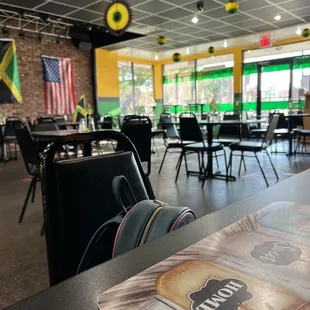 Great space- nice decor. Bright, clean, festive.