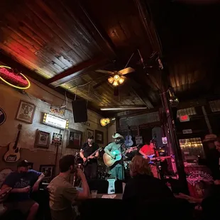 Live music (Drink Up Band, May 2023)