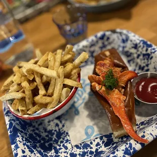 Connecticut lobster roll