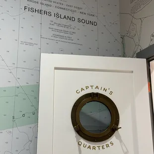 Porthole decor to back dining area-super kid friendly