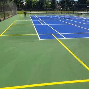 An additional 4 Pickleball Overlays over a Tennis Court