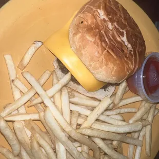 Kids cheeseburger