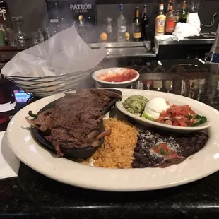 Classic sizzling steak fajitas! A large amount of meat!!