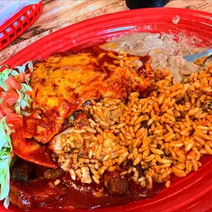Red Chile enchiladas con Chicharrones.