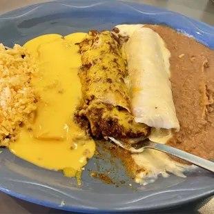 &quot;Tres Garcias&quot; Enchilada sampler - $14.00 cash price ($14.35 if paying by card)