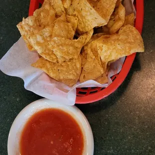 Crunchy chips and salsa