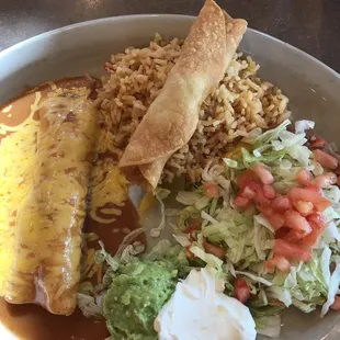 Tostada, chicken enchilada with a falta.