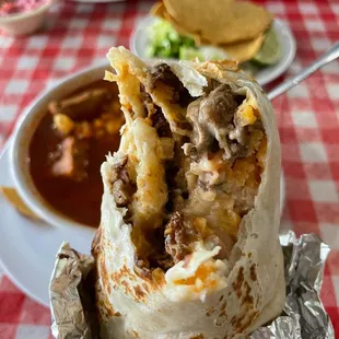 Carne asada super burrito