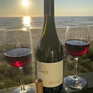 Enjoying GREAT wine on our balcony at The Best Western Lincoln City, OR.  #gardwinery #dwainamy