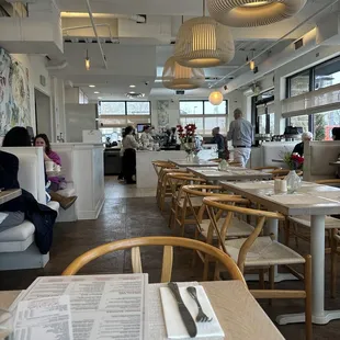 sushi and sashimi, interior