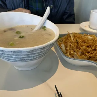 Bean Sprout Soy Sauce Chow Mein