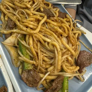 Stir-Fried Udon with Black Pepper Beef