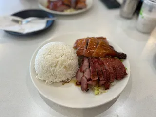 Tin's Teapot Bistro