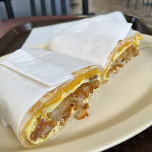 Bacon Breakfast Burrito (TikTok: @justandyvu)