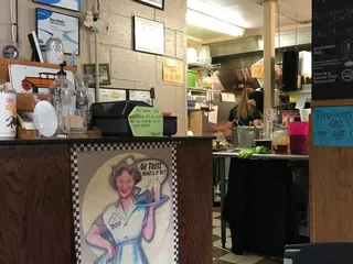 Bonnie And Clydes Drive In