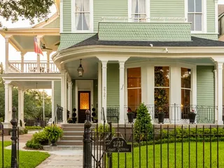 Grand Victorian Bed & Breakfast