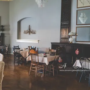 Love the eclectic yet gorgeous scene