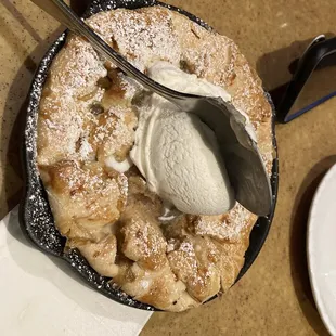 Apple pie a la mode