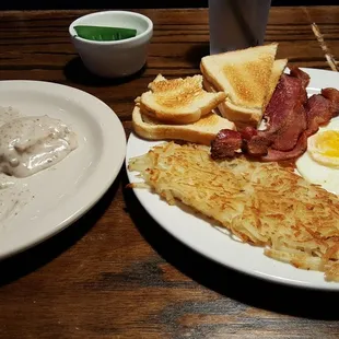 Half order B n' G, 2 eggs (severely over cooked), Bacon, hash browns, toast (I asked for sourdough &amp; got white)