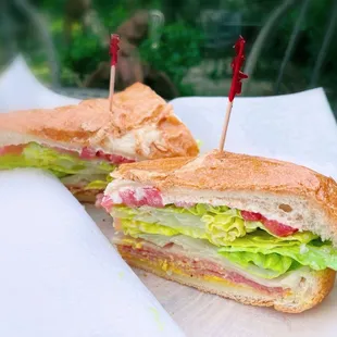 Salami sandwich