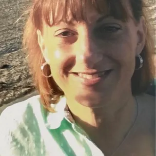 Debbie F.