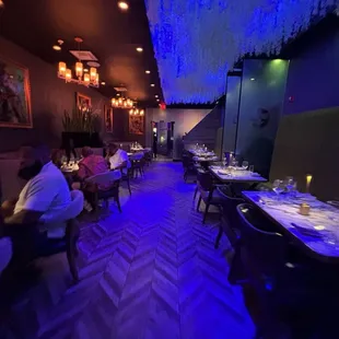 sushi and sashimi, interior