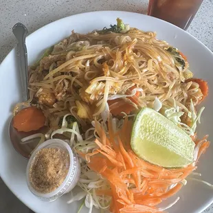 N6. Pad Thai