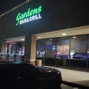 the outside of the restaurant