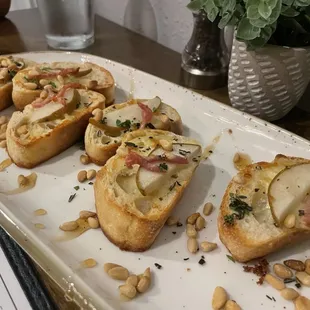 Pear, Prosciutto, and Brie