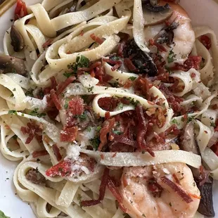Shrimp prosciutto fettuccine