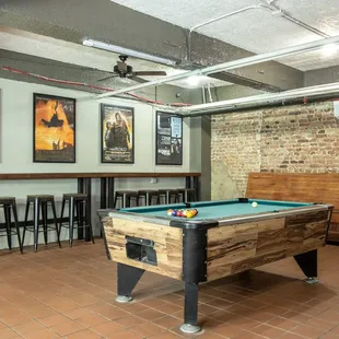 Gardner Hotel &amp; Hostel Game/Rec Room
Billiards
Workstation area