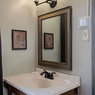 Gardner Hostel  Male Dorm 2 Rooms w/2 Bunkbeds each Jack &amp; Jill Style bathrooms connect each room. Sink in dorm rooms