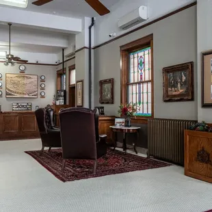 Gardner Hotel &amp; Hostel Lobby