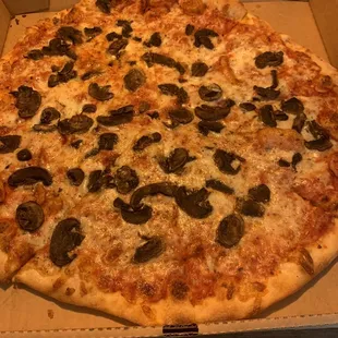 16 inch cheese &amp; mushroom