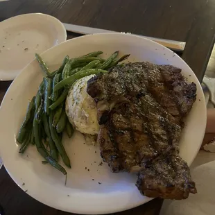 My daughter's steak was 90% fat and she didn't even get to eat more than 6 bites it was so bad with fat.