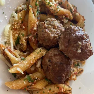 Meatball penne