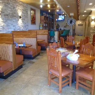 The left (north) side of the dining room.