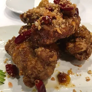 Crispy chicken wings w sweet and spicy sauce