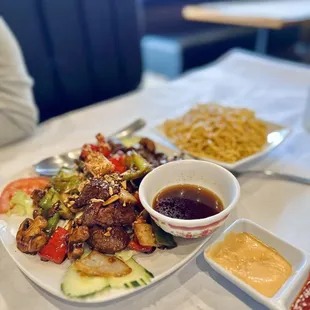 Shaken Beef with Garlic Noodle