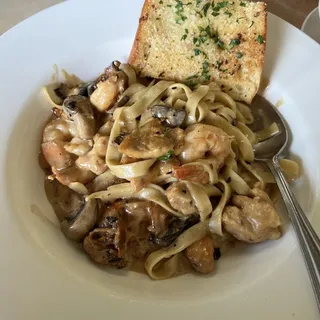 Chicken and Prawns Fettuccine