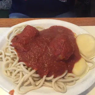 The spaghetti is epic!! Thick noodles and delicious sauce!! Also, the raviolis were very tasty!