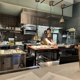 Chef&apos;s table bar seating